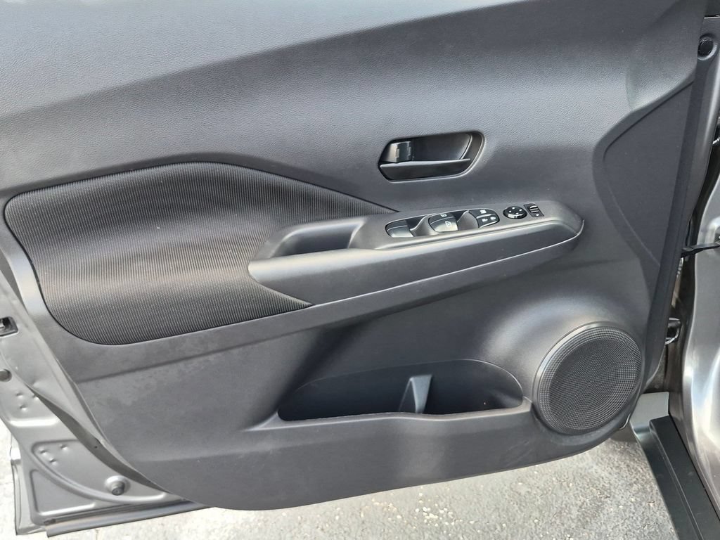 Used 2021 Nissan Kicks S FWD image 11