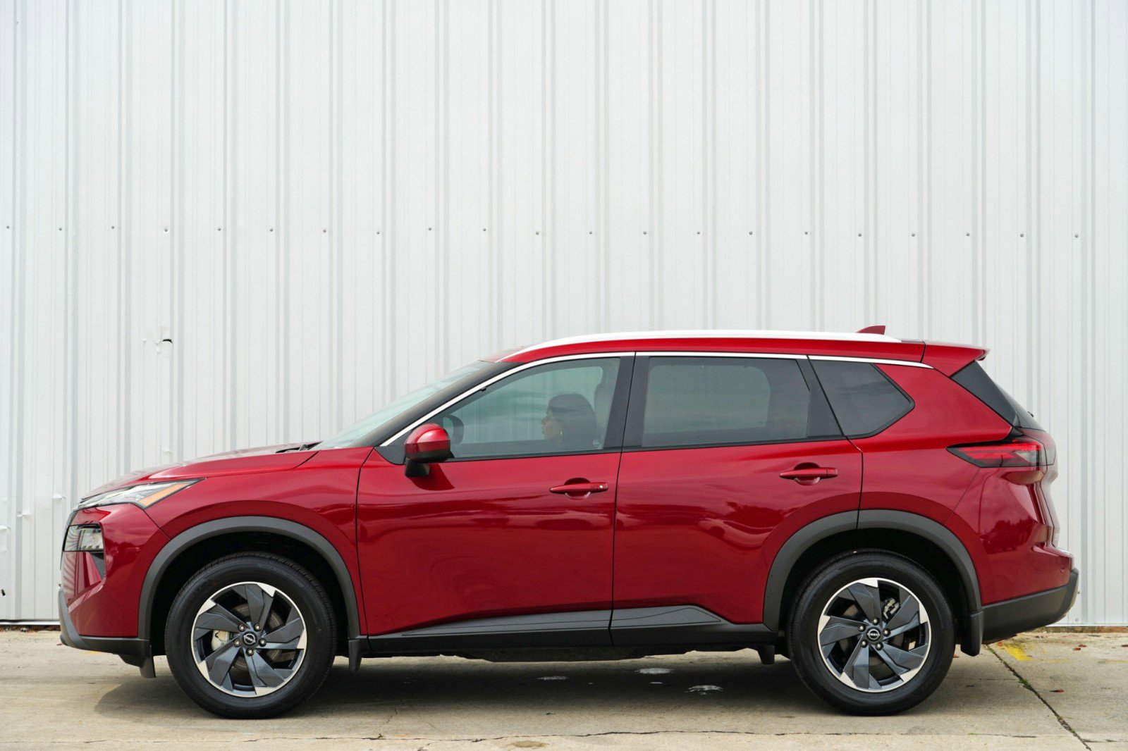 Used 2024 Nissan Rogue SV w/ SV Premium Package image 43