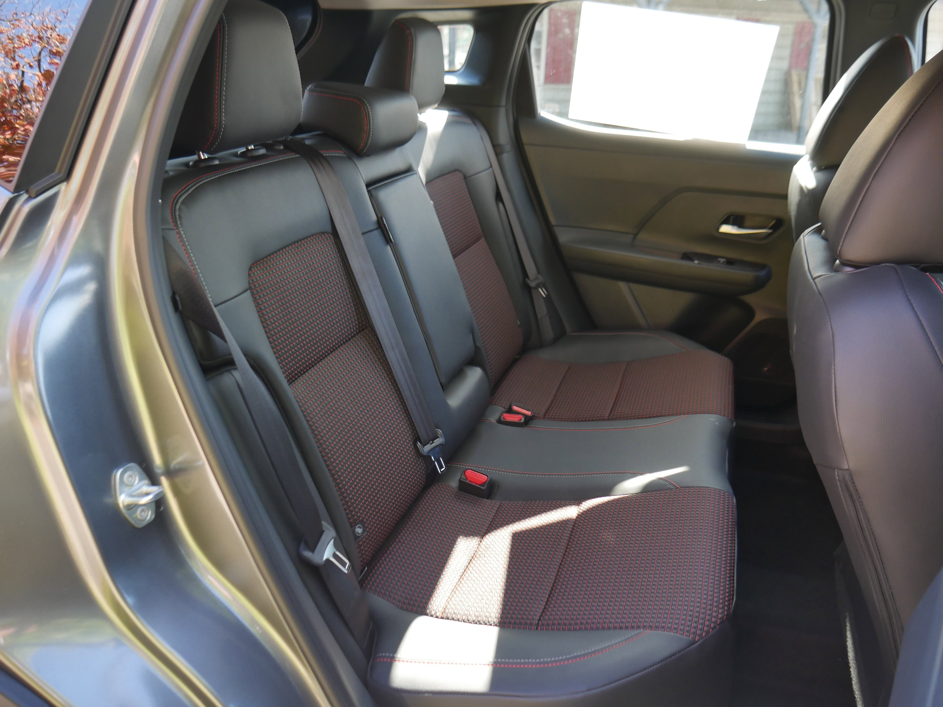 New 2026 Nissan Kicks SR w/ Cold Weather Package image 25