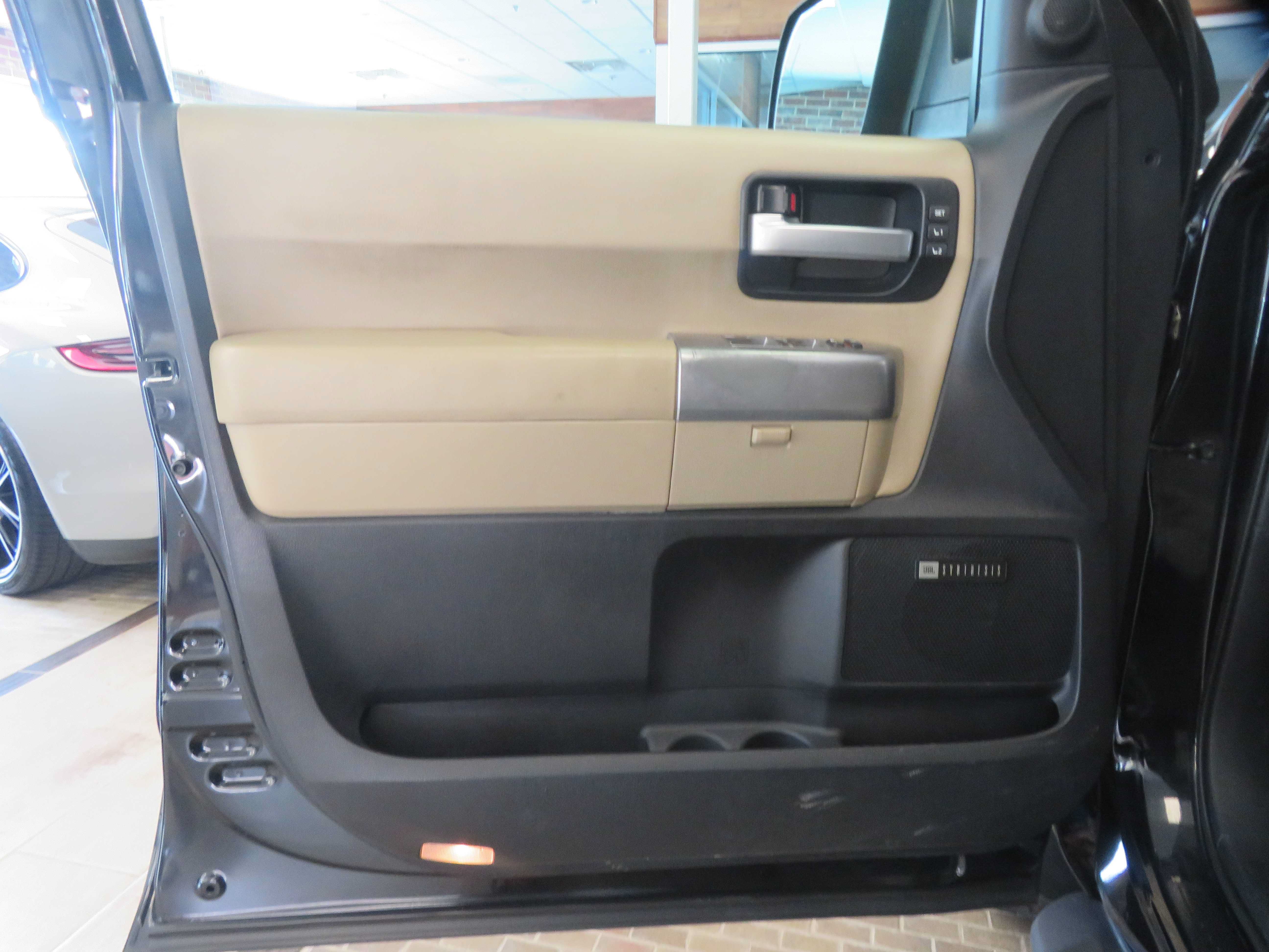 Used 2018 Toyota Sequoia Limited w/ Safety & Convenience Package AWD/4WD image 13