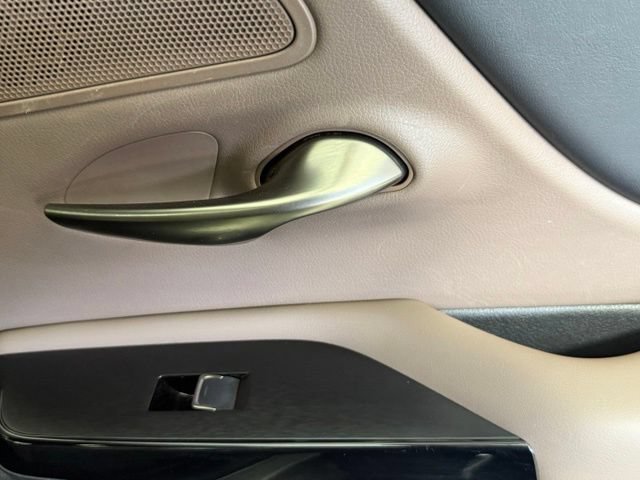 Certified 2022 Lexus ES 300h w/ Premium Package FWD image 26