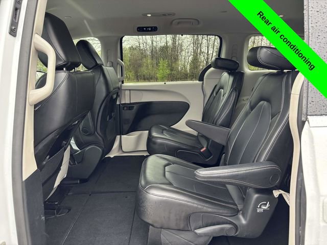 Used 2023 Chrysler Pacifica Touring-L FWD image 24