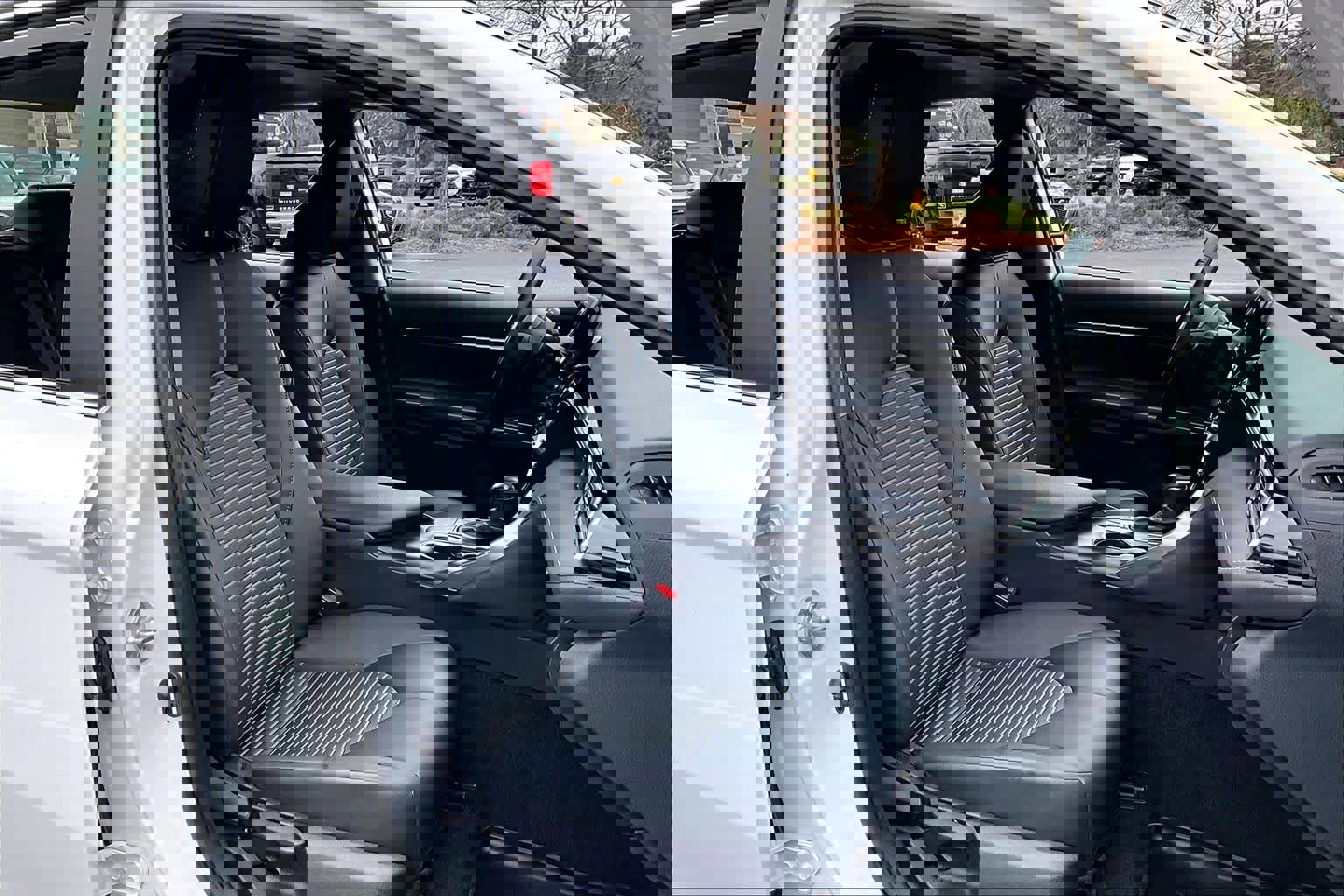 Used 2023 Toyota Camry SE image 9