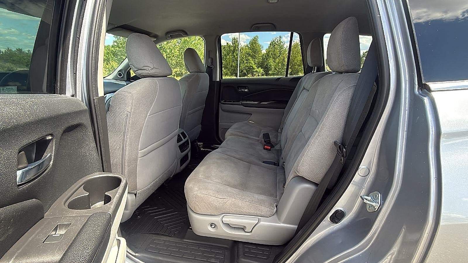 Used 2021 Honda Pilot EX image 25