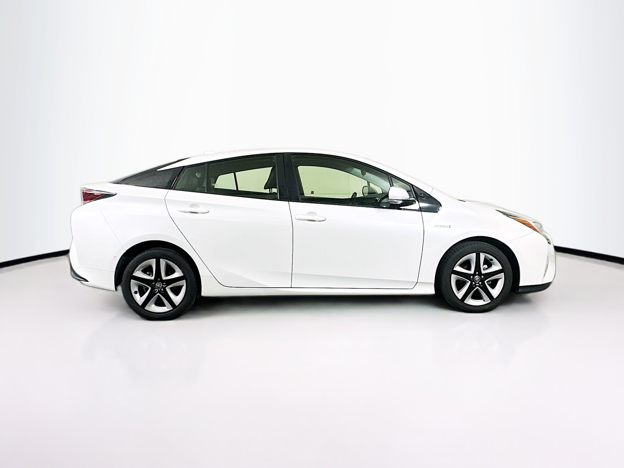 Used 2017 Toyota Prius Three Touring FWD image 10