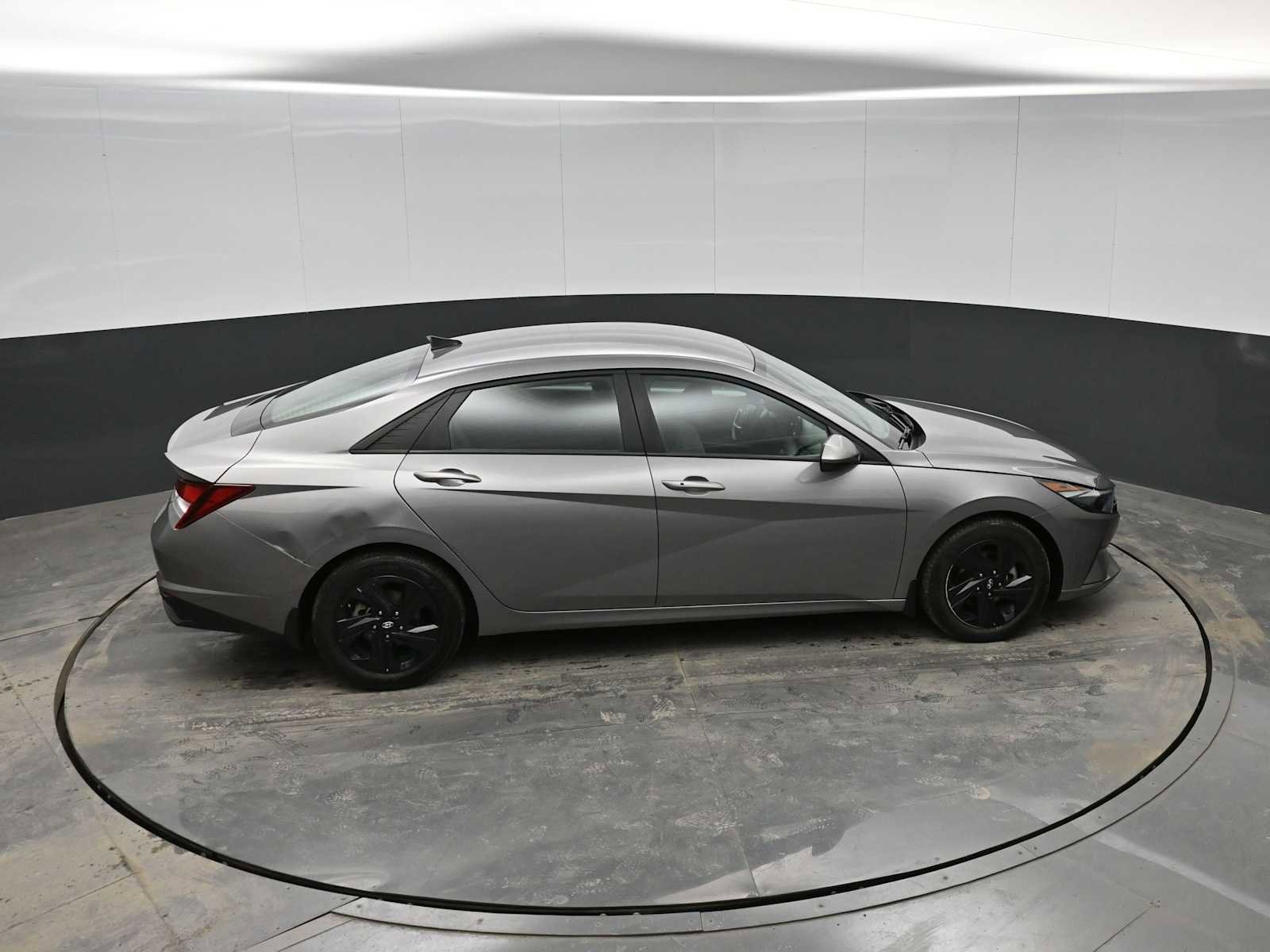 Used 2023 Hyundai Elantra SEL image 29