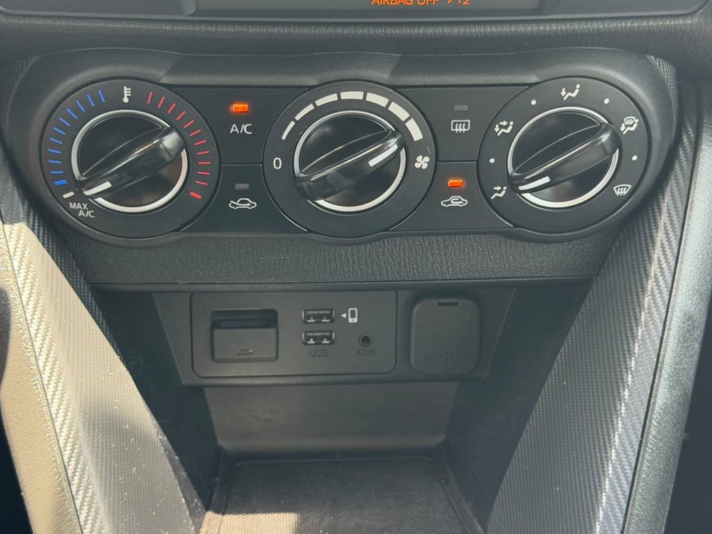 Used 2020 Toyota Yaris LE FWD image 27