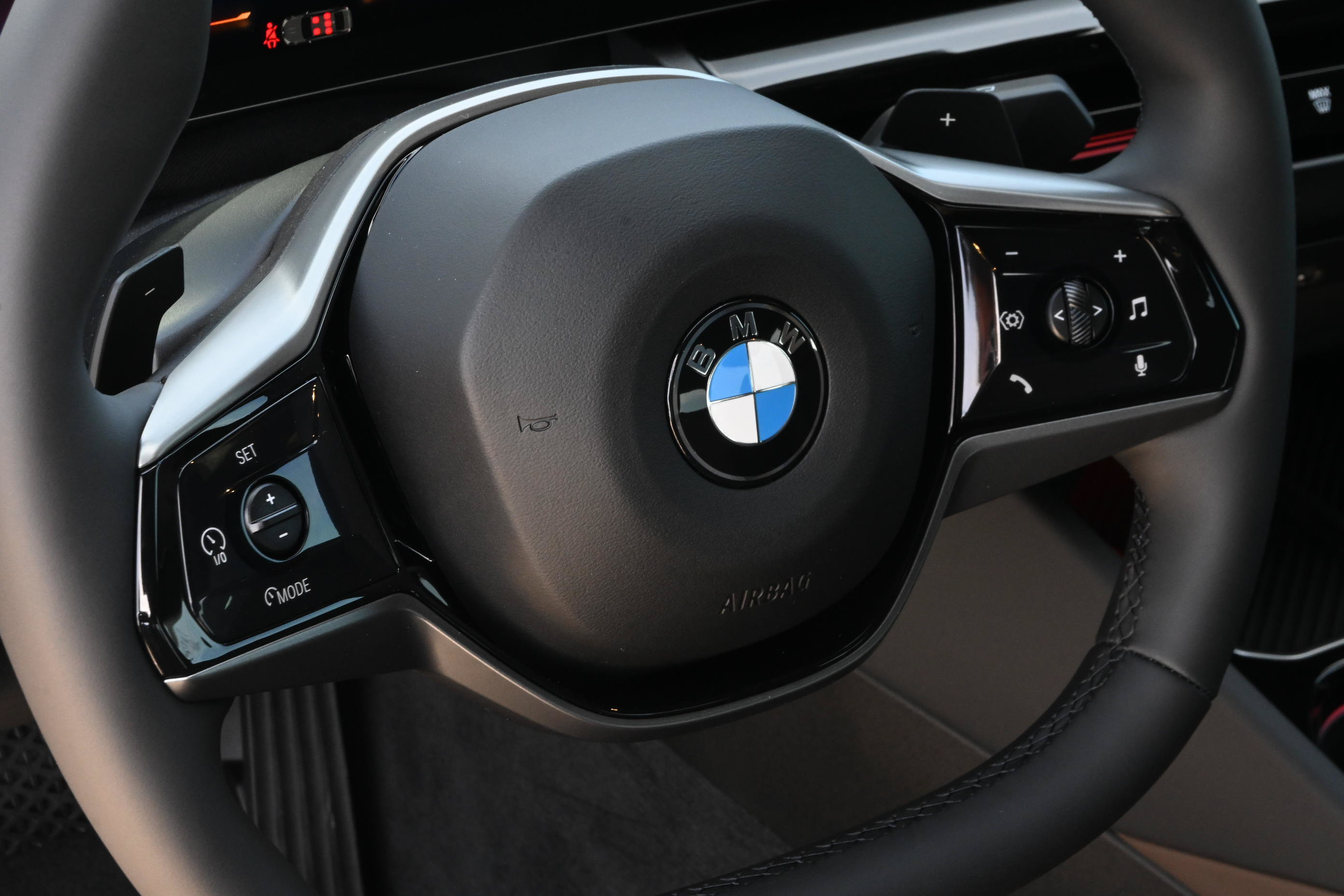Used 2026 BMW 530i w/ Premium Package RWD image 23
