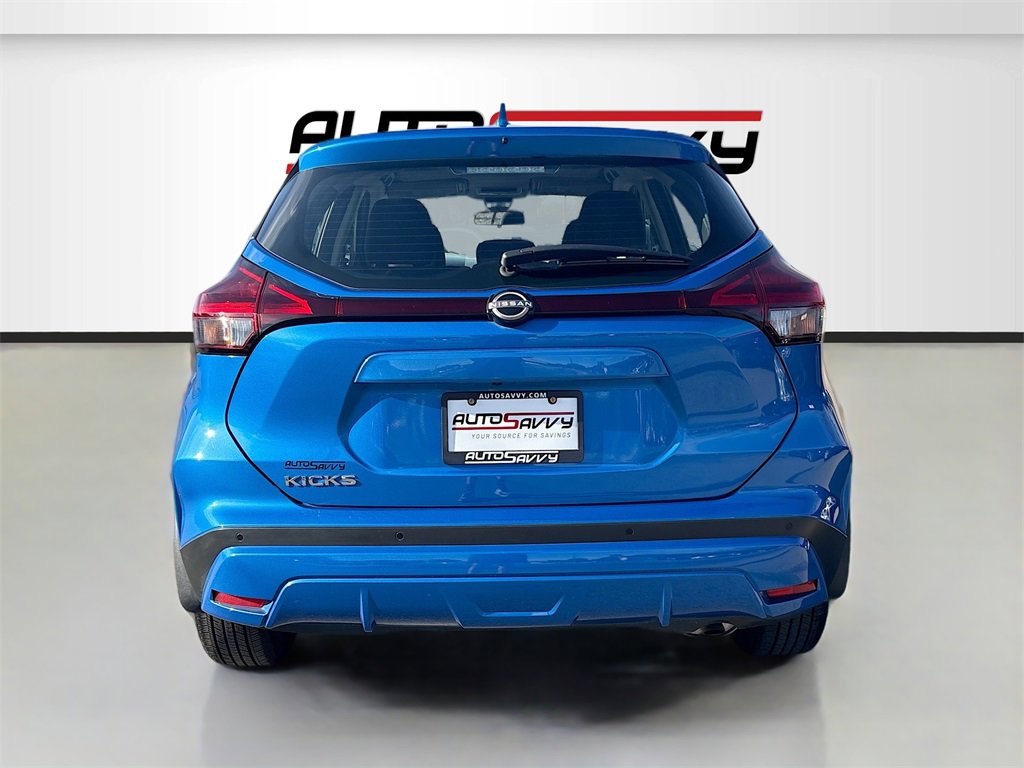 Used 2022 Nissan Kicks S image 6