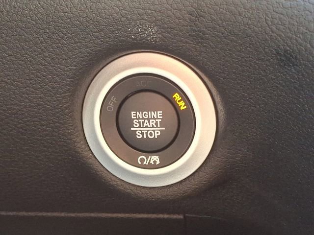 New 2026 Chrysler Pacifica Select FWD image 15