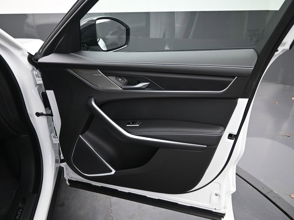 New 2026 Jaguar F-PACE R-Dynamic S image 4
