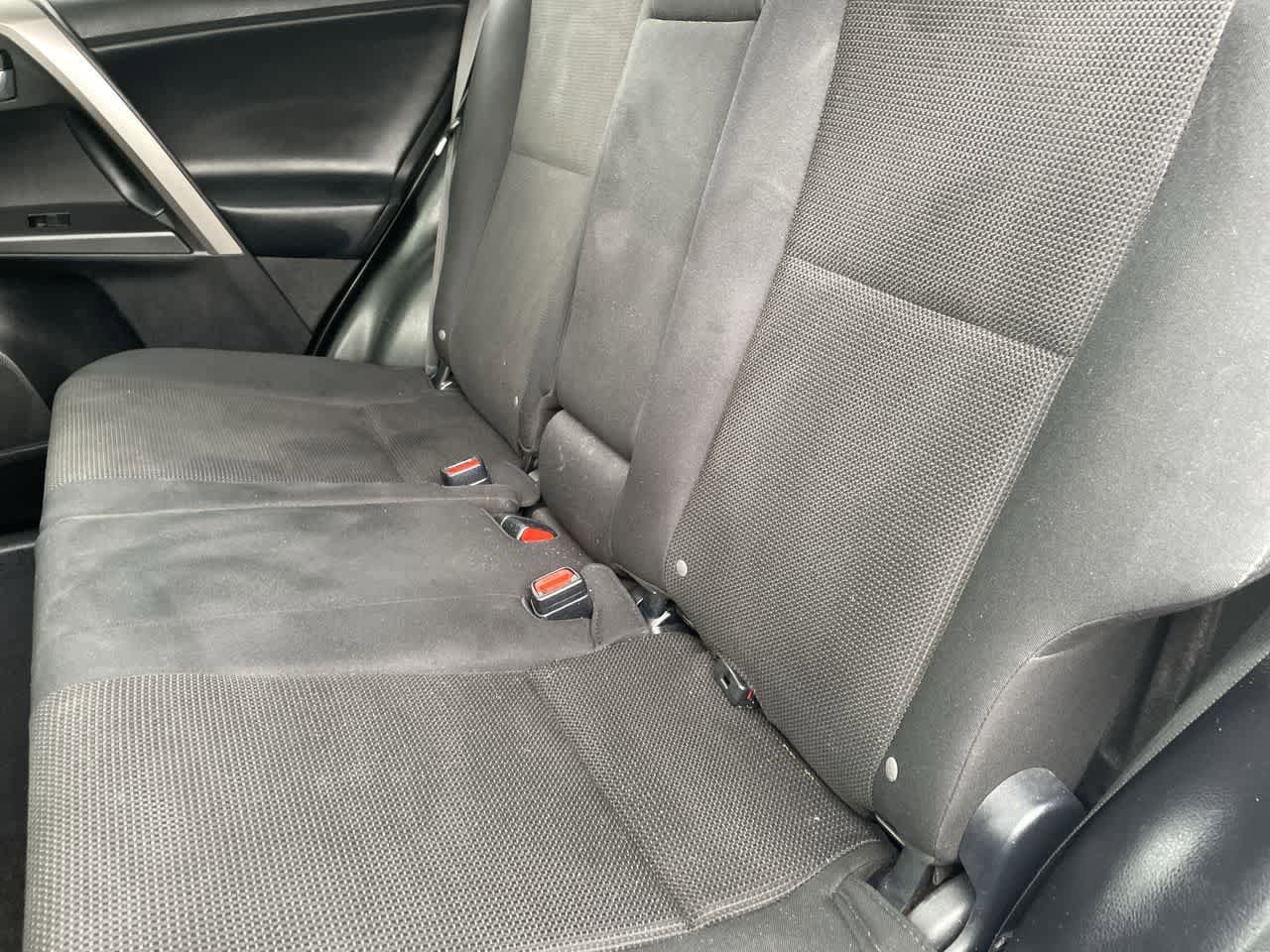Used 2018 Toyota RAV4 XLE FWD image 18