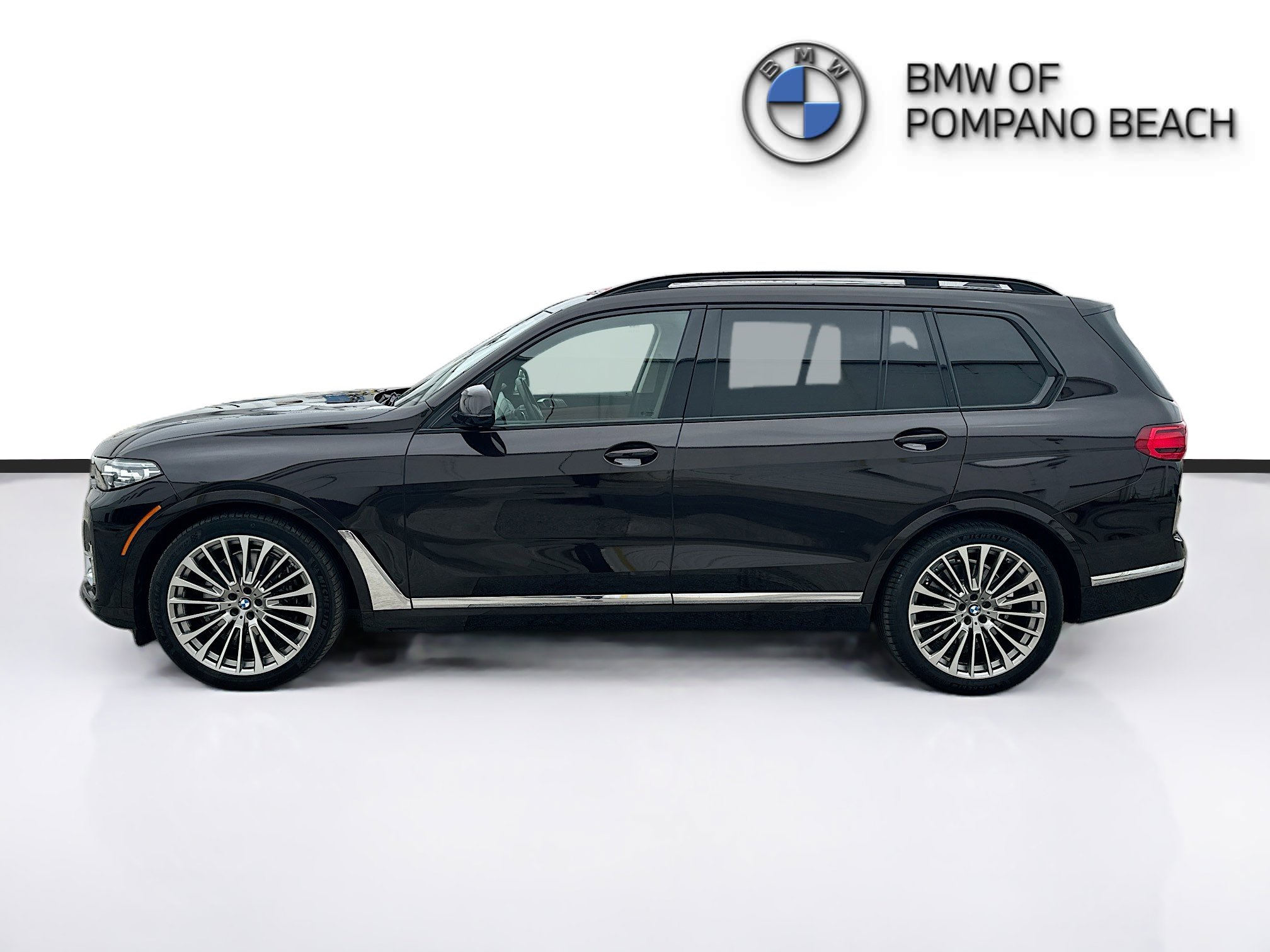 Used 2022 BMW X7 xDrive40i w/ Executive Package image 4
