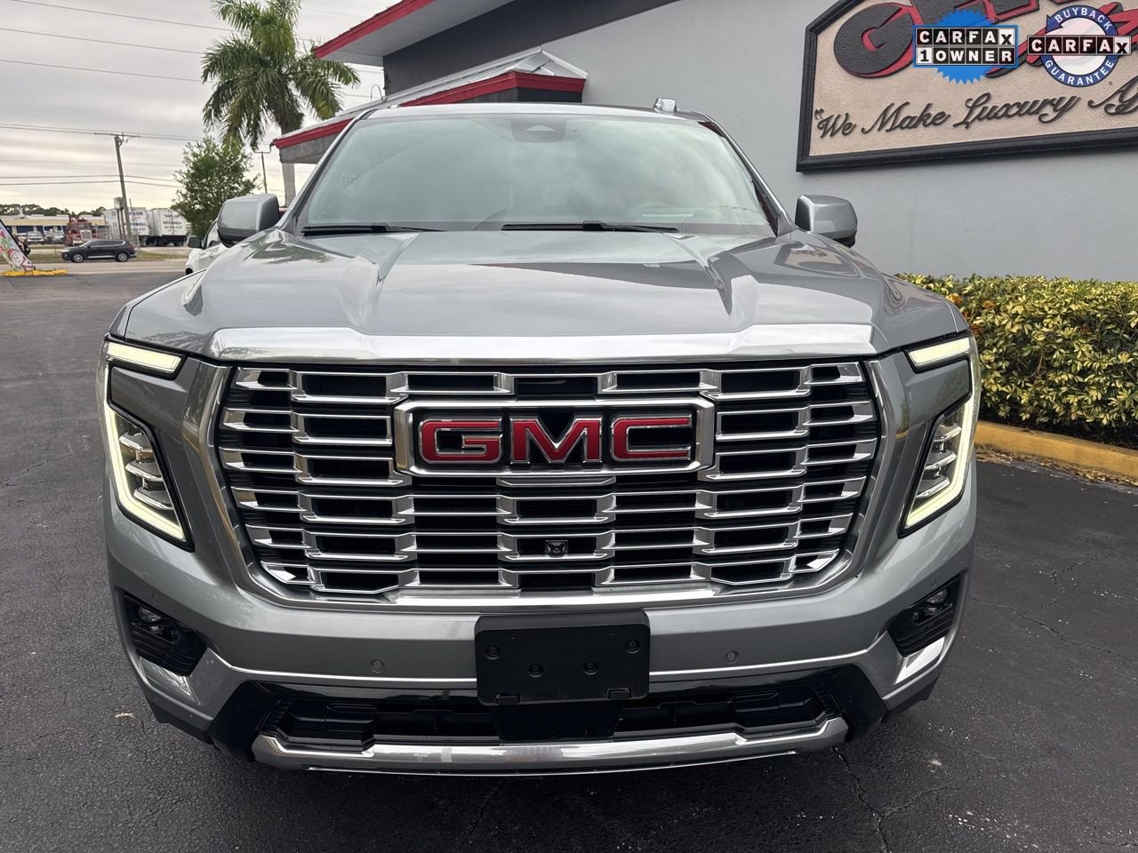 Used 2025 GMC Yukon XL Denali image 2