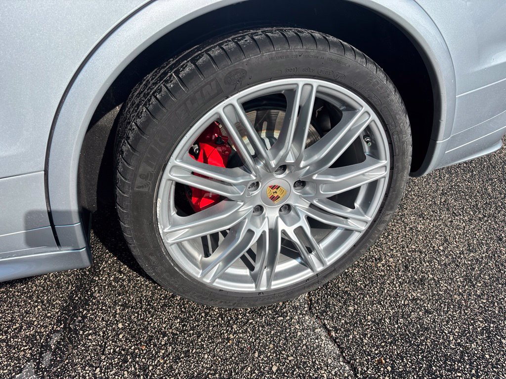 Used 2017 Porsche Cayenne GTS AWD/4WD image 12