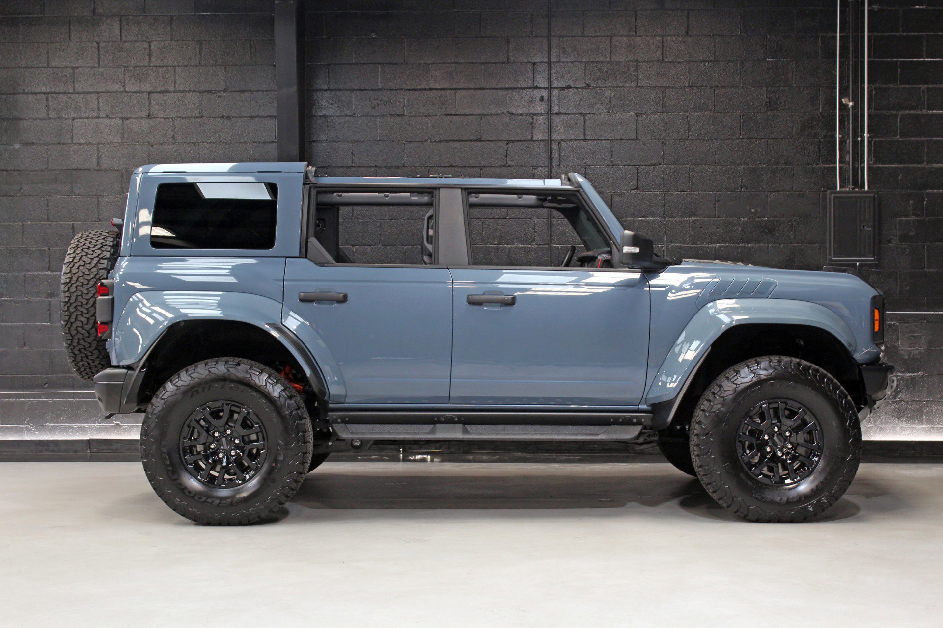 Used 2025 Ford Bronco Raptor w/ Interior Carbon Fiber Pack AWD/4WD image 20