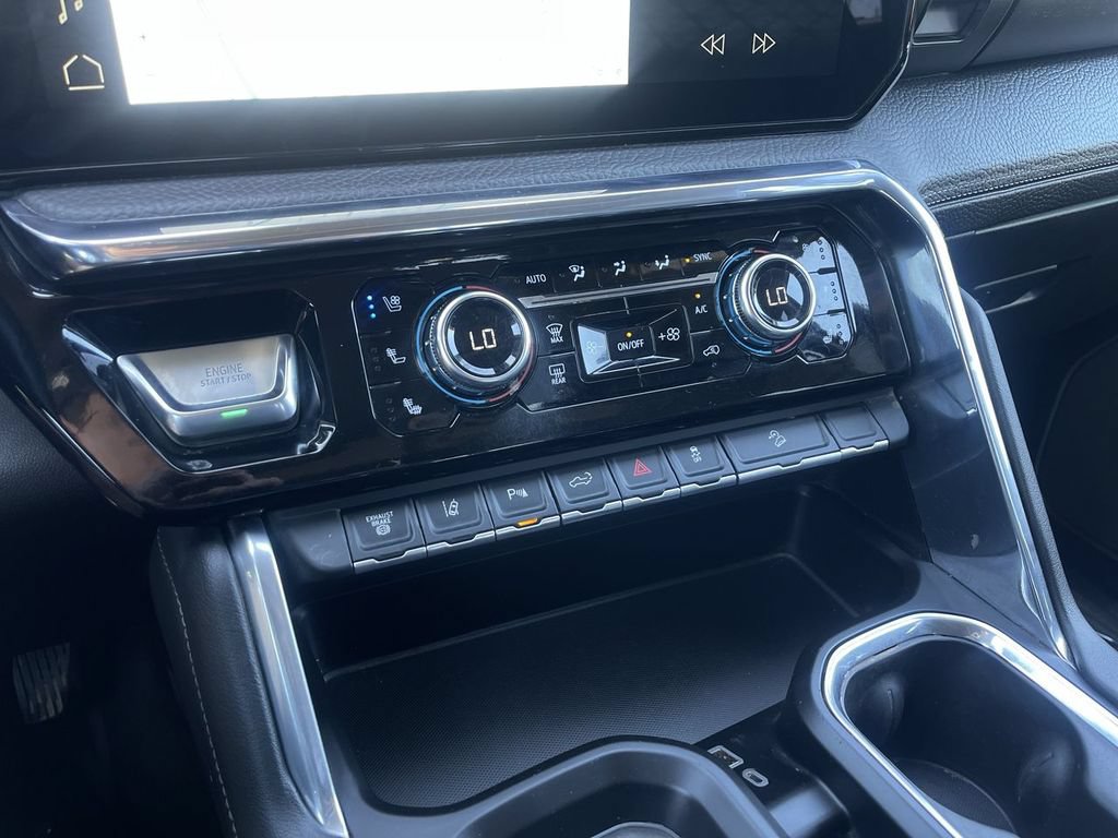 Used 2024 GMC Sierra 2500 Denali w/ Denali Reserve Package AWD/4WD image 35