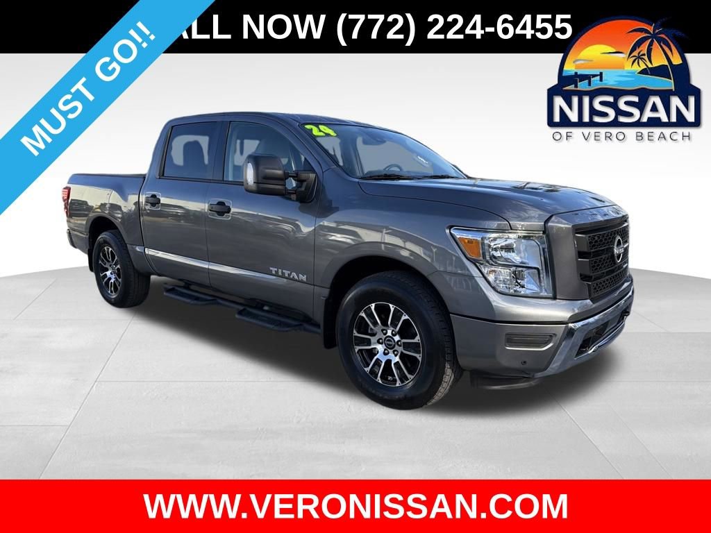 Used 2024 Nissan Titan SV w/ SV Convenience Package image 1