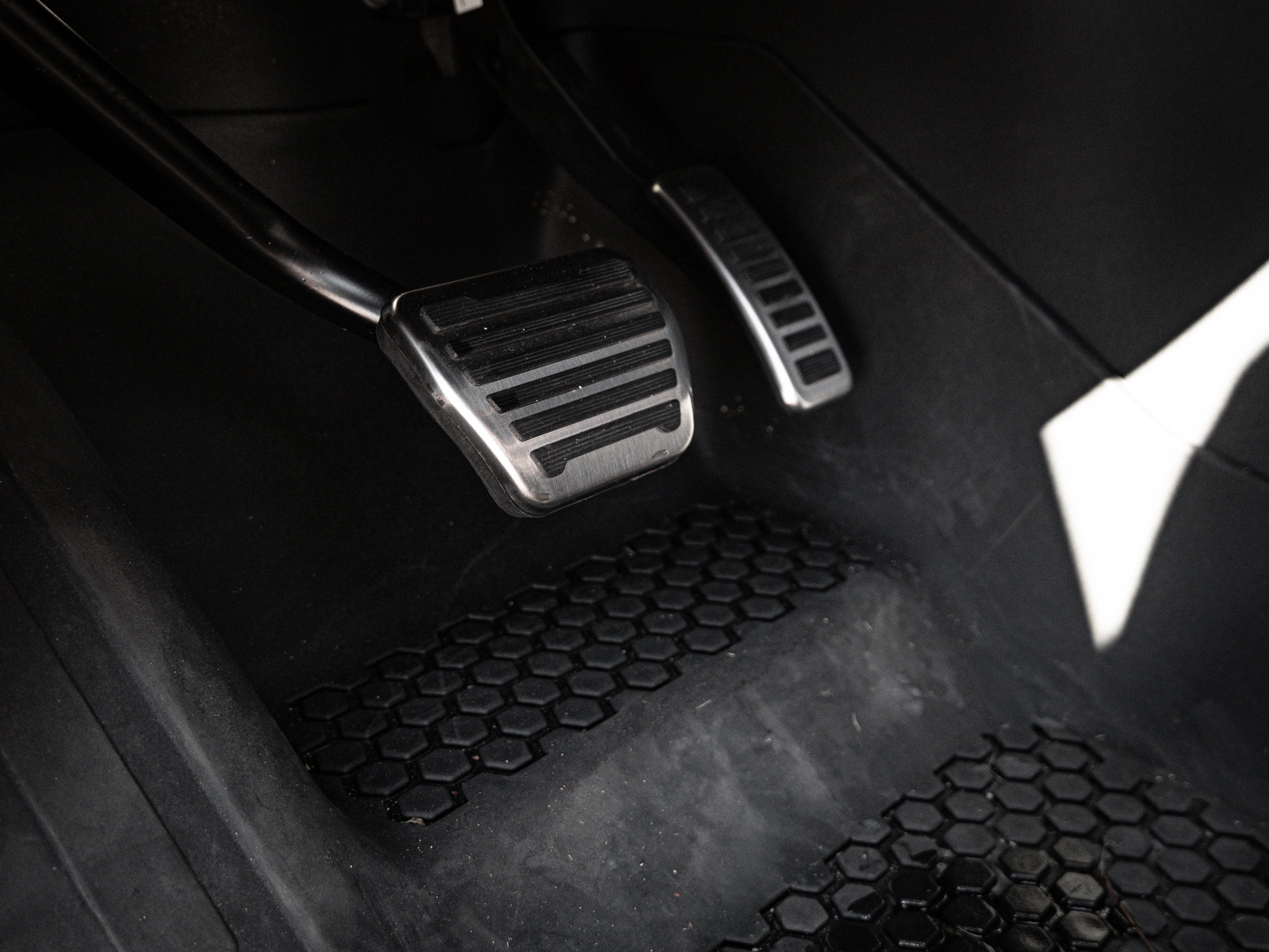 Used 2025 Land Rover Defender 110 image 19