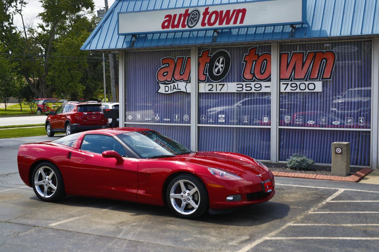 Used 2005 Chevrolet Corvette Coupe w/ Preferred Equipment Group RWD image 19