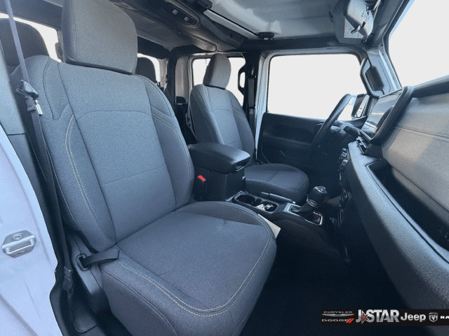 Used 2025 Jeep Gladiator Sport AWD/4WD image 13