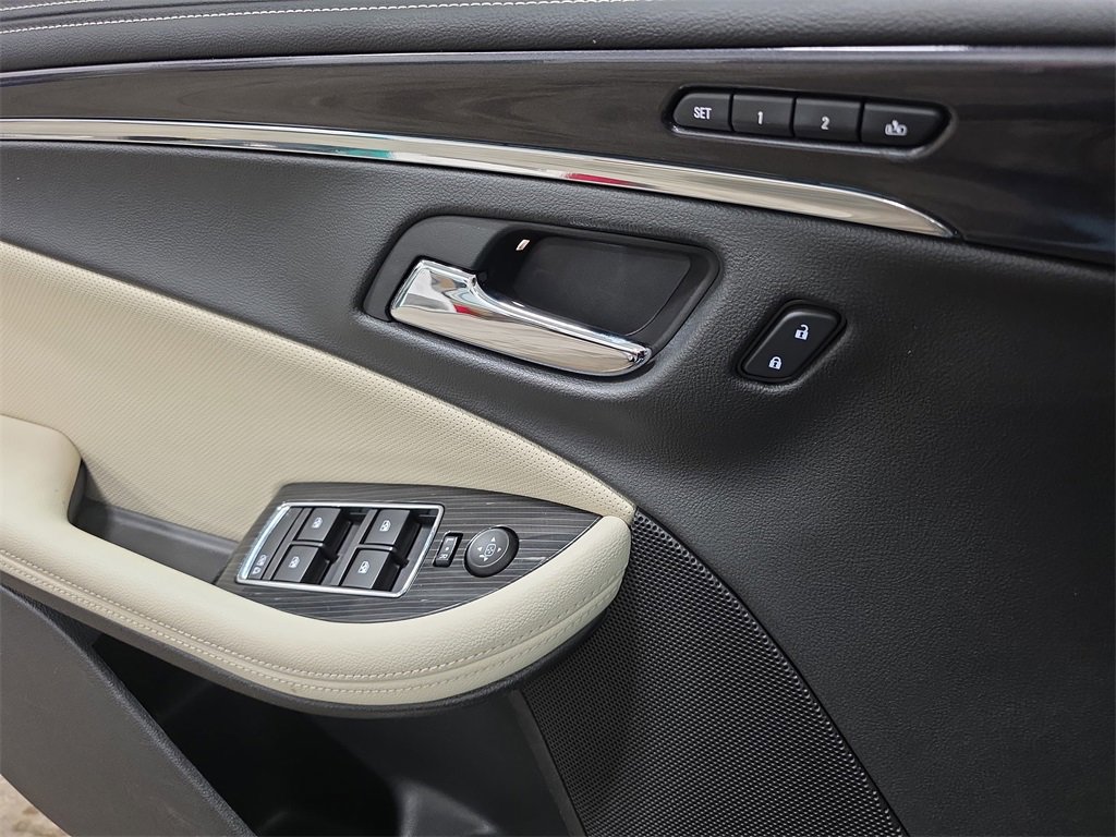 Used 2018 Chevrolet Impala Premier w/ Premier Convenience Package image 28