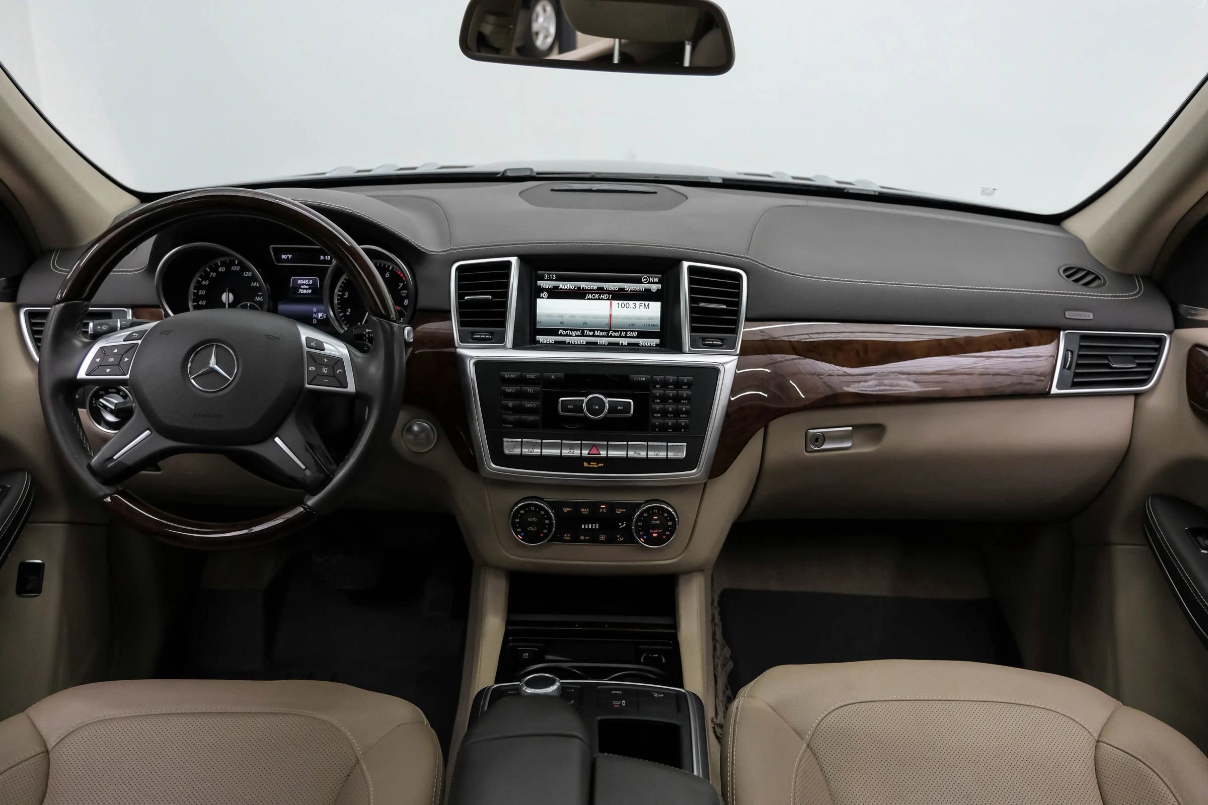 Used 2015 Mercedes-Benz GL 550 4MATIC image 13