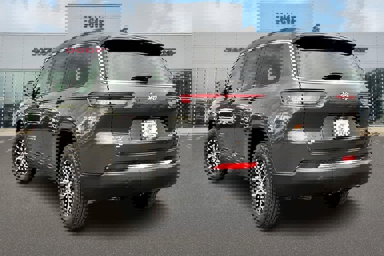 New 2025 Jeep Grand Cherokee L Limited w/ Luxury Tech Group II image 4