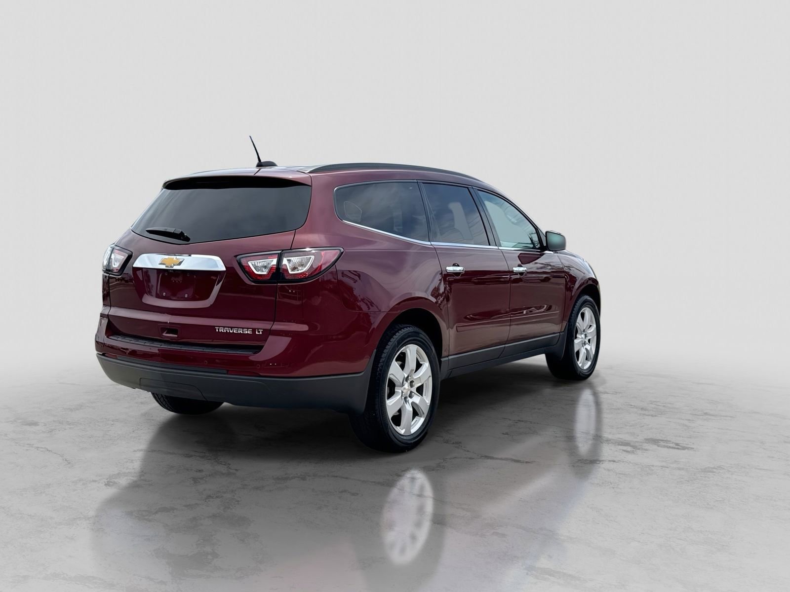 Used 2016 Chevrolet Traverse LT w/ Style and Technology Package FWD image 8