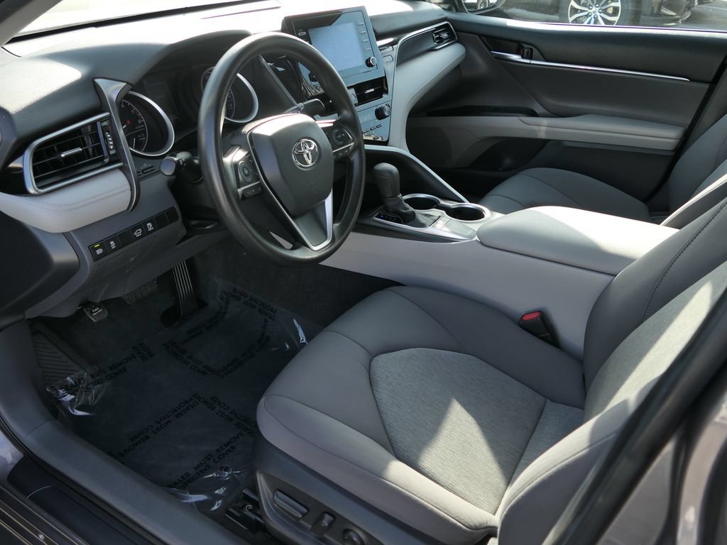 Used 2022 Toyota Camry LE w/ Carpet Mat Package (TMS) FWD image 13