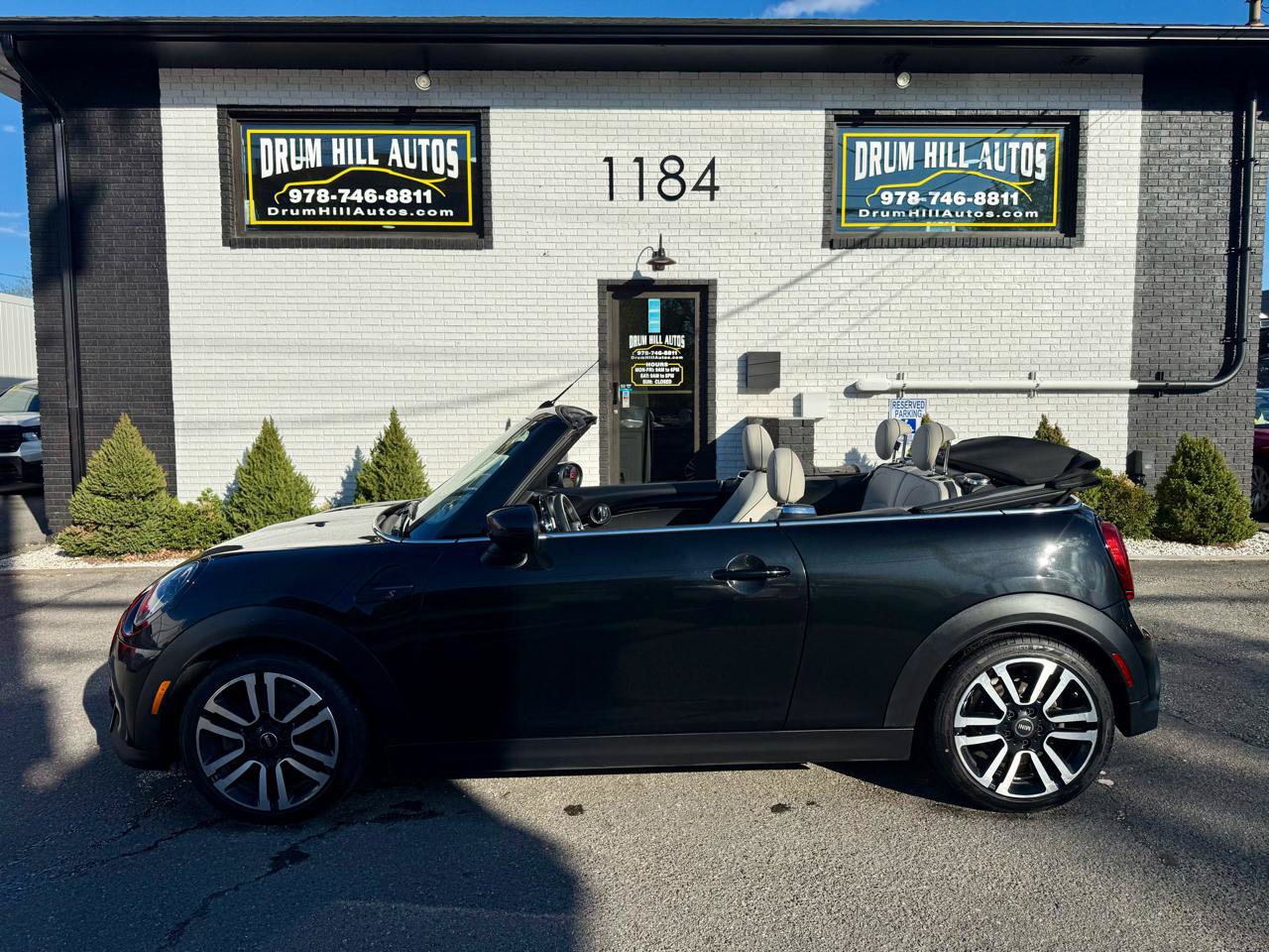 Used 2023 MINI Cooper S w/ Signature Upholstery Package FWD image 3