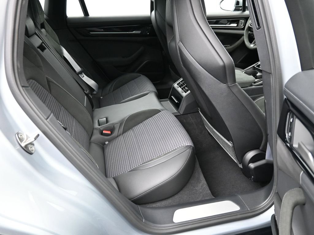 Certified 2024 Porsche Panamera image 23