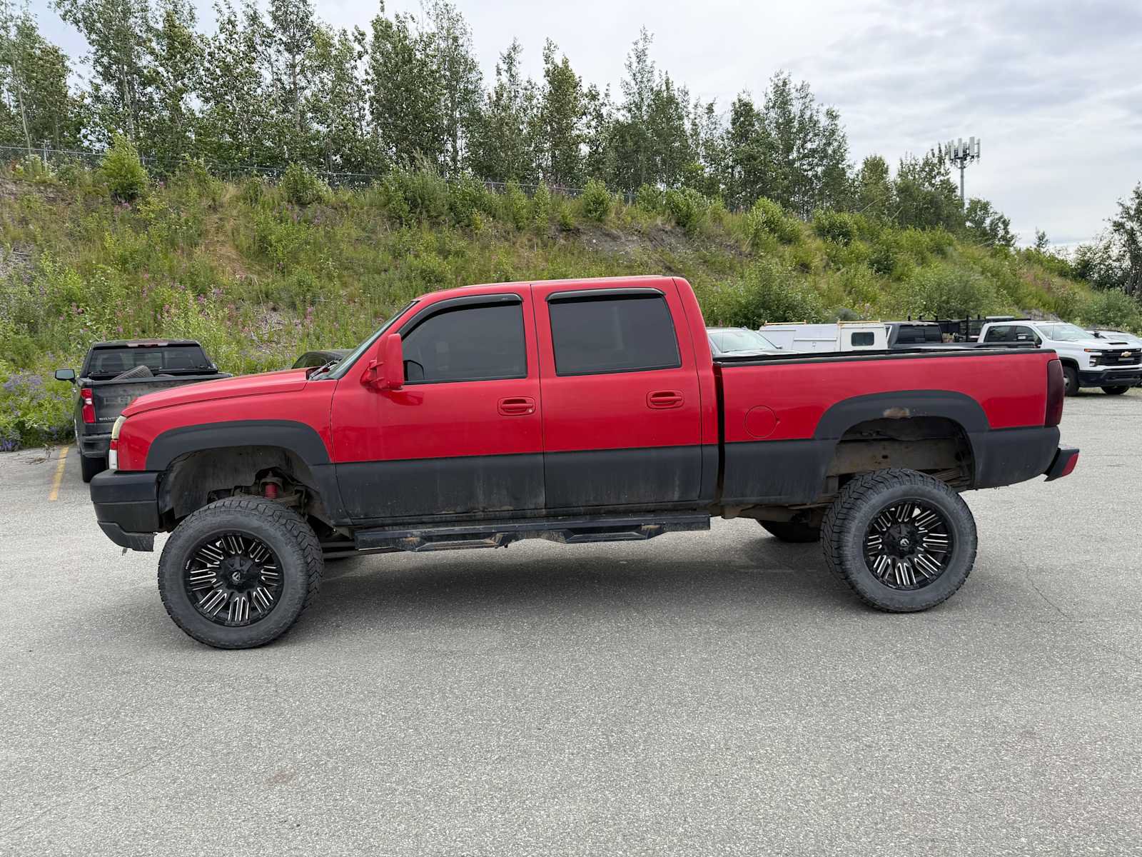 Used 2005 Chevrolet Silverado 2500 LS w/ Snow Plow Prep Package AWD/4WD image 2