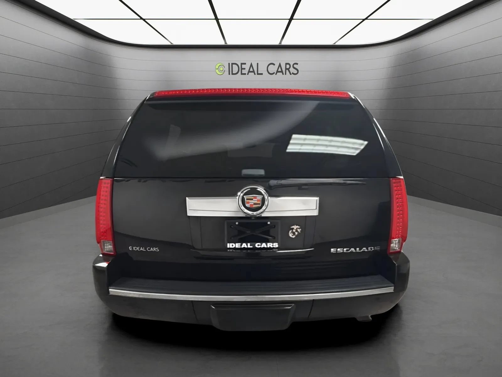 Used 2013 Cadillac Escalade ESV Luxury AWD/4WD image 6