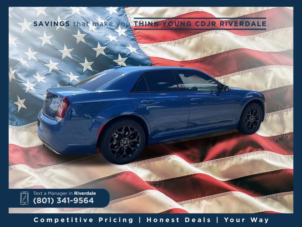 Used 2021 Chrysler 300 Touring L image 5