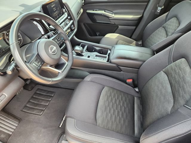 Used 2024 Nissan Pathfinder SV FWD image 13