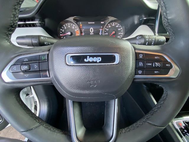 Used 2023 Jeep Compass Limited image 15