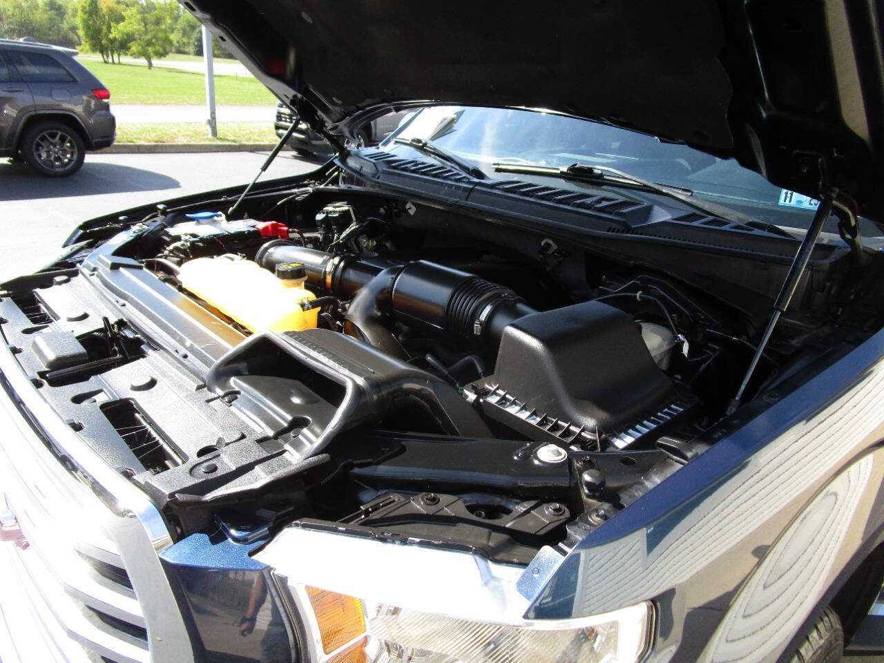 Used 2017 Ford F150 XLT w/ Equipment Group 302A Luxury image 38