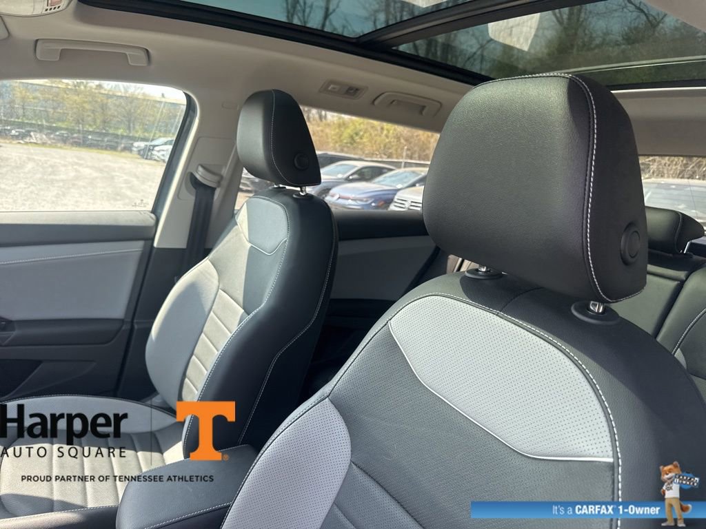 Used 2023 Volkswagen Taos SEL image 12
