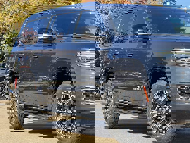 Used 2023 Jeep Wagoneer Series III w/ Convenience Group I image 3