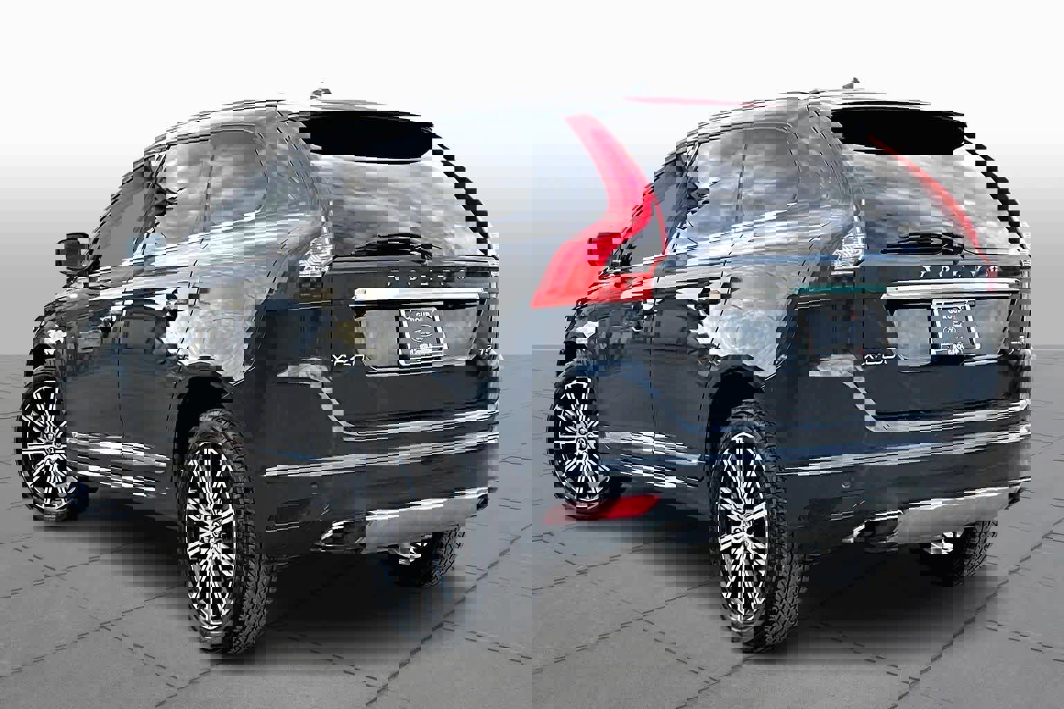 Used 2016 Volvo XC60 T5 Platinum image 11