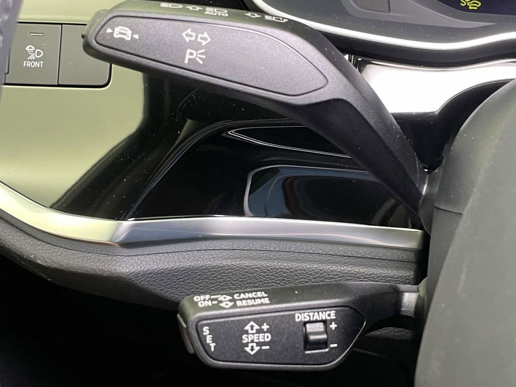 New 2025 Audi Q3 2.0T Premium image 39