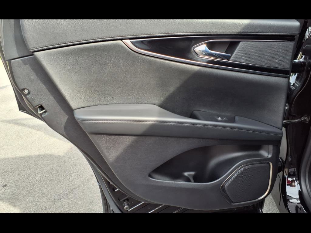 Used 2022 Lincoln Nautilus AWD w/ Premium Package image 14