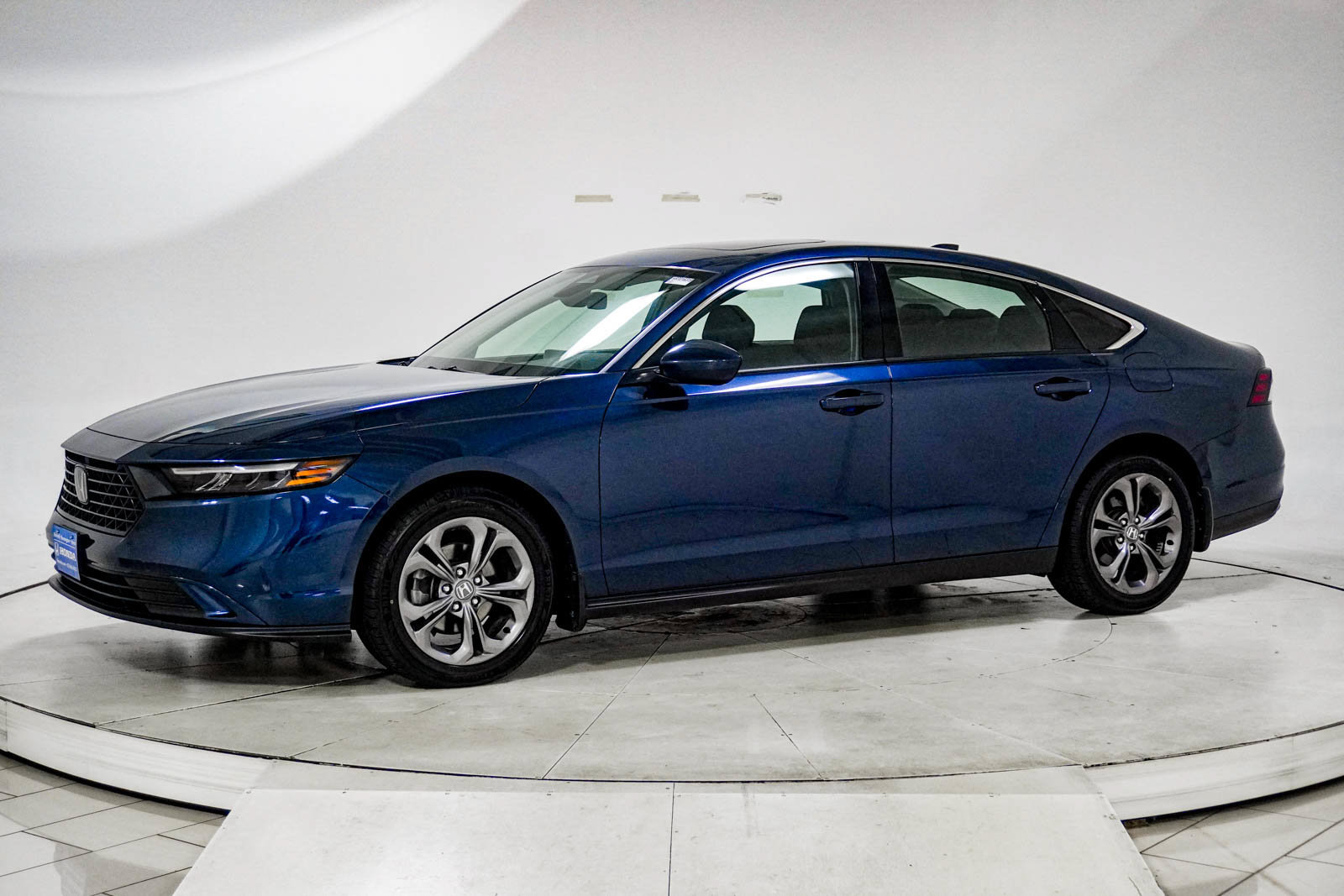 Used 2024 Honda Accord EX image 4