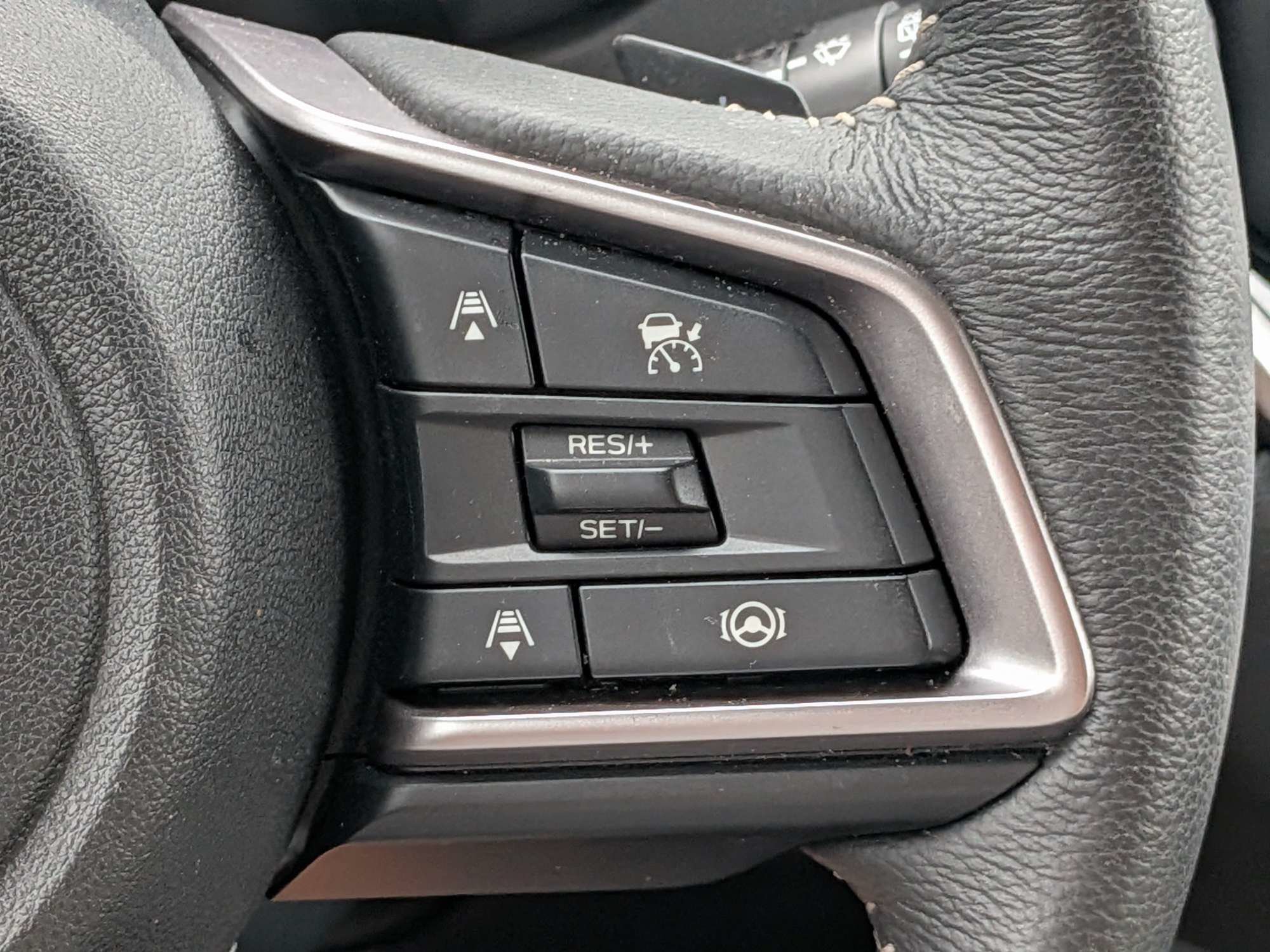 Certified 2025 Subaru Ascent Premium w/ Premium Package AWD/4WD image 24