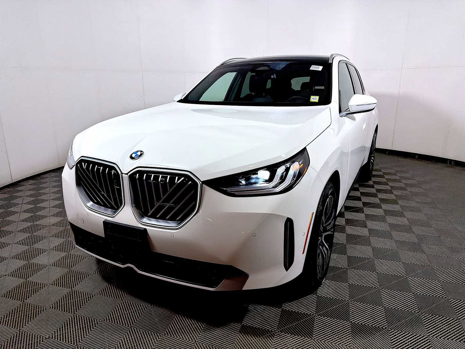 Used 2025 BMW X3 xDrive30 AWD/4WD image 3