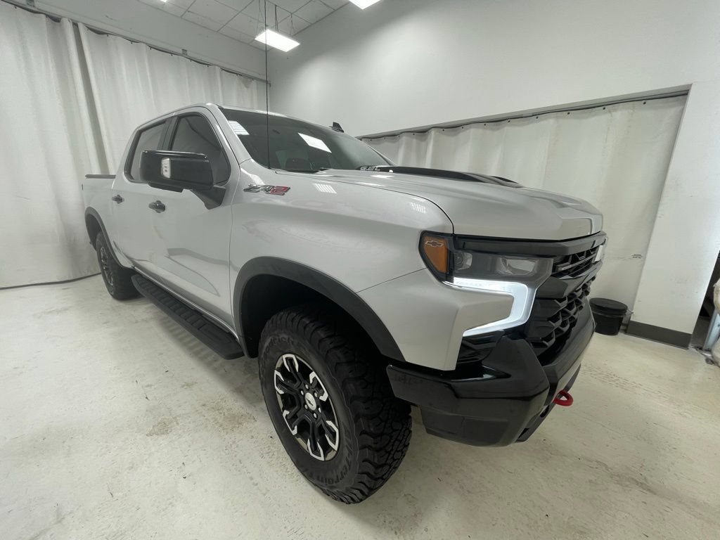 Used 2022 Chevrolet Silverado 1500 ZR2 w/ Technology Package AWD/4WD image 3