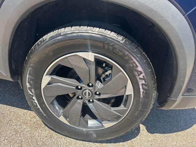 Used 2024 Nissan Rogue SV FWD image 9