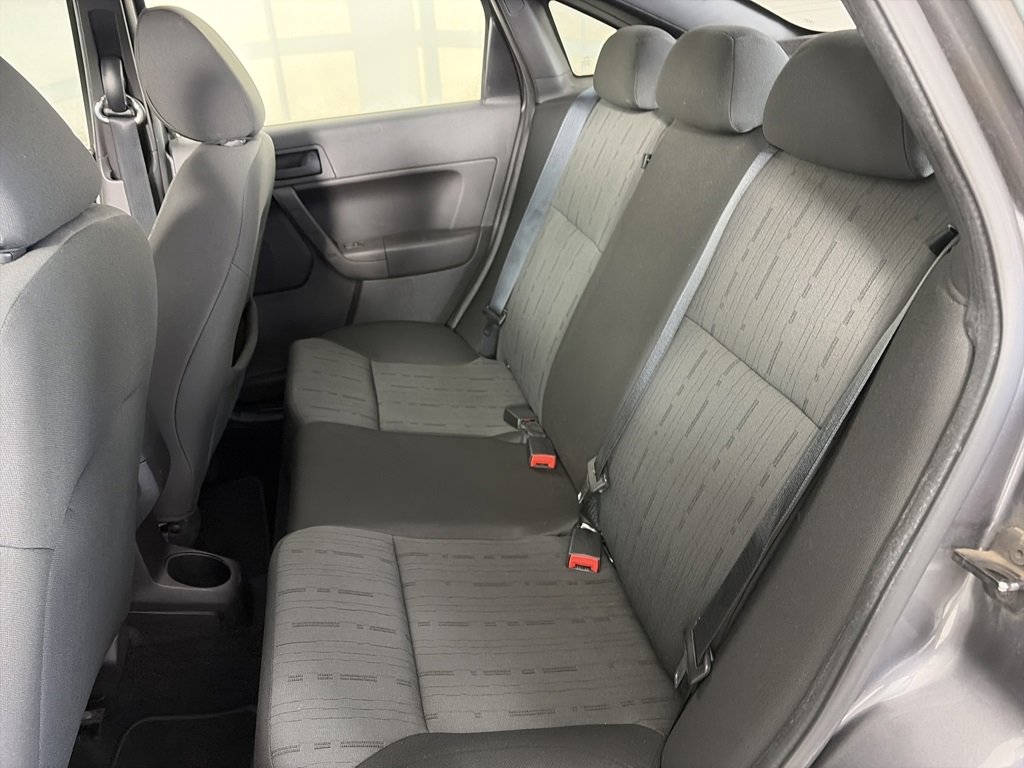 Used 2010 Ford Focus SE image 13