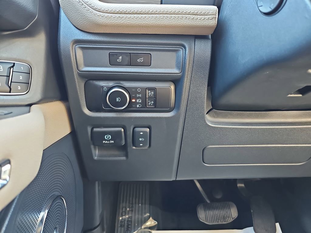 Used 2024 Ford Expedition Limited image 31